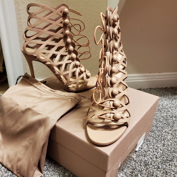 Shoes - Picture 2 of 8